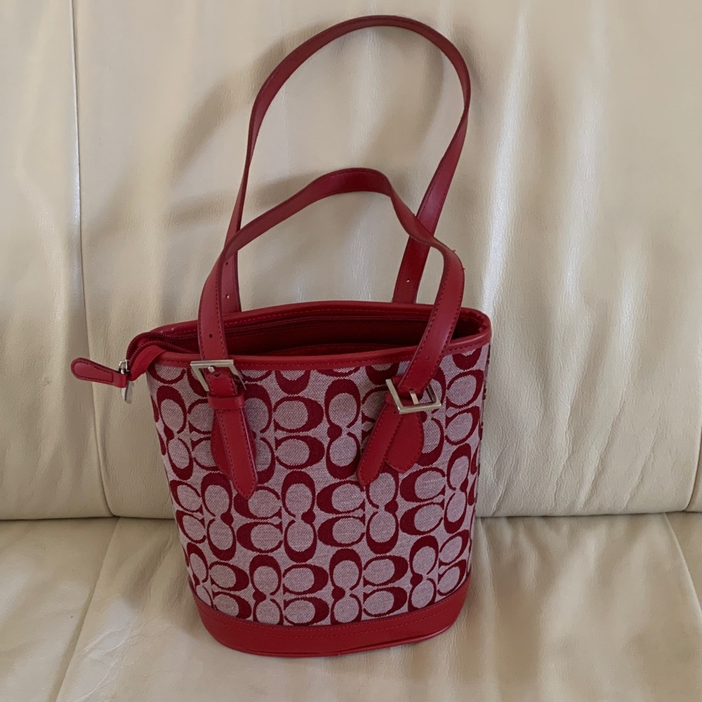 Elegant Red Patterned Shoulder Bag - image 1